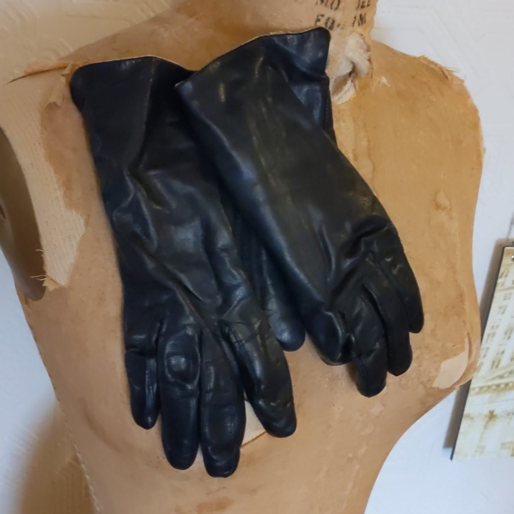 Rabbit fur lined leather gloves